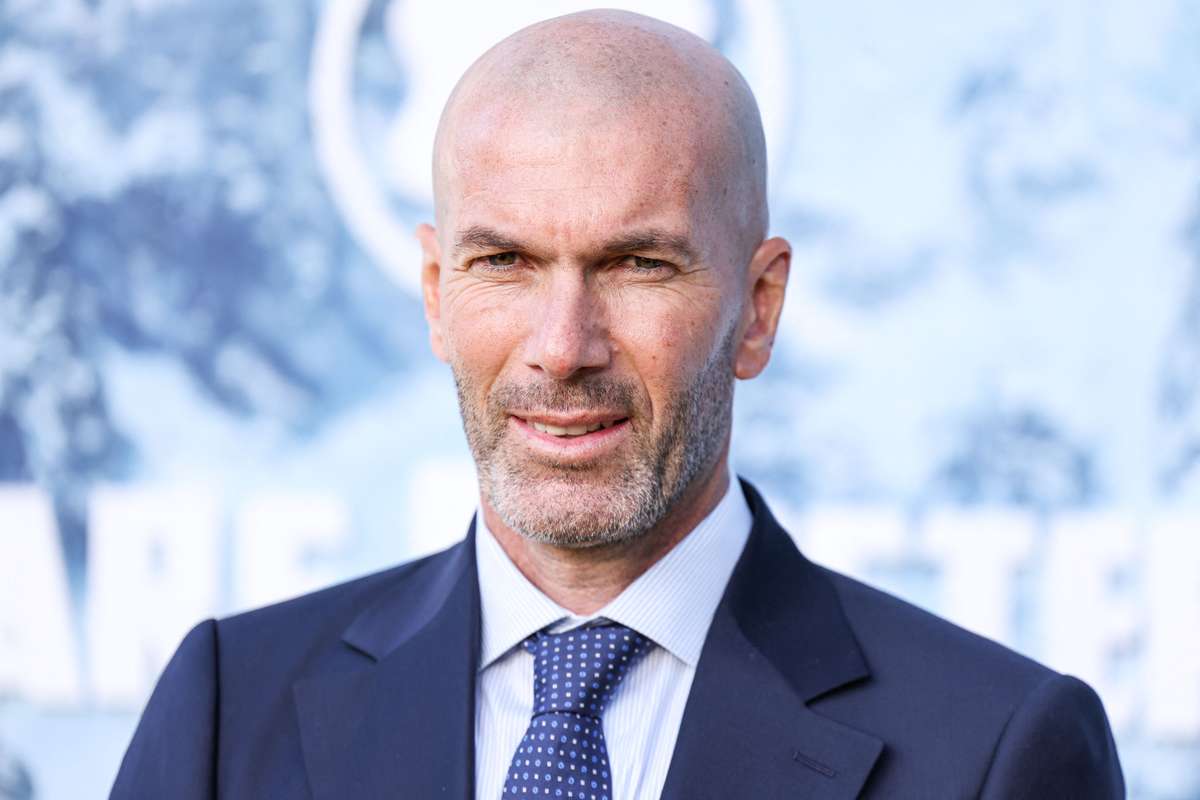 Deschamps s’apprête à disputer son dernier match sur le banc de la France, Zidane attend son tour