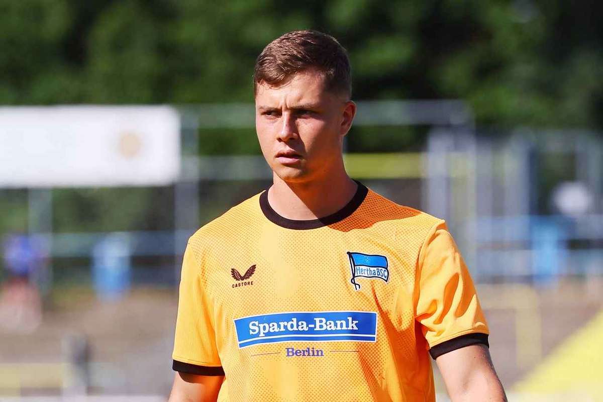 Feyenoord confirm arrival of German goalkeeper Tjark Ernst from Hertha BSC