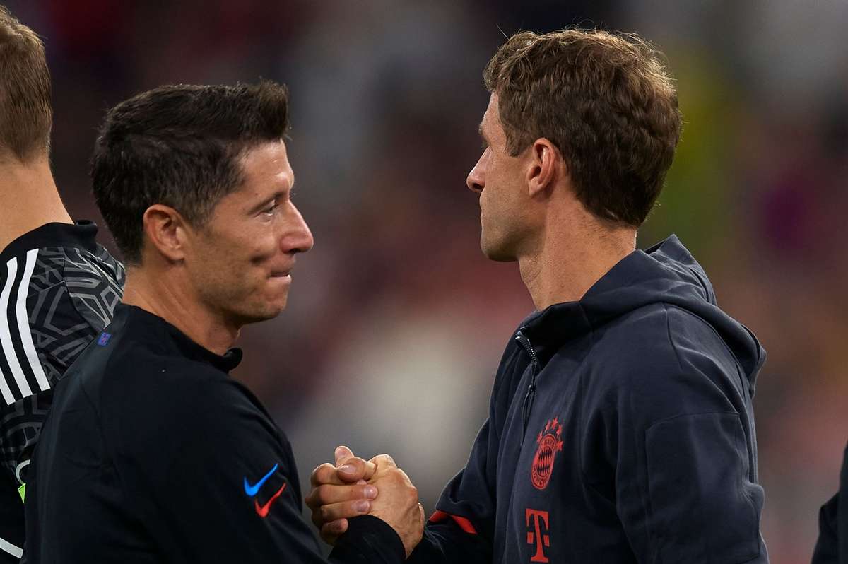 Thomas Müller veräppelt Robert Lewandowski vor Torjäger-Duell