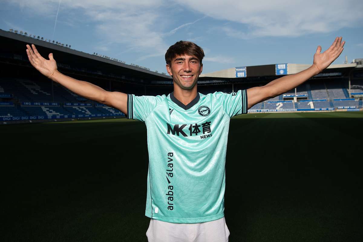 Oficial: Mikel Rodríguez troca a Real Sociedad pelo Alavés