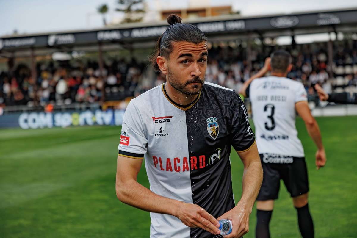 Oficial: Mattheus Oliveira está de volta a Portugal e ao Farense