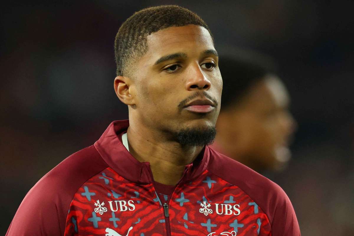 Oficial: Coventry contrata defesa suíço Aurele Amenda ao Eintracht Frankfurt
