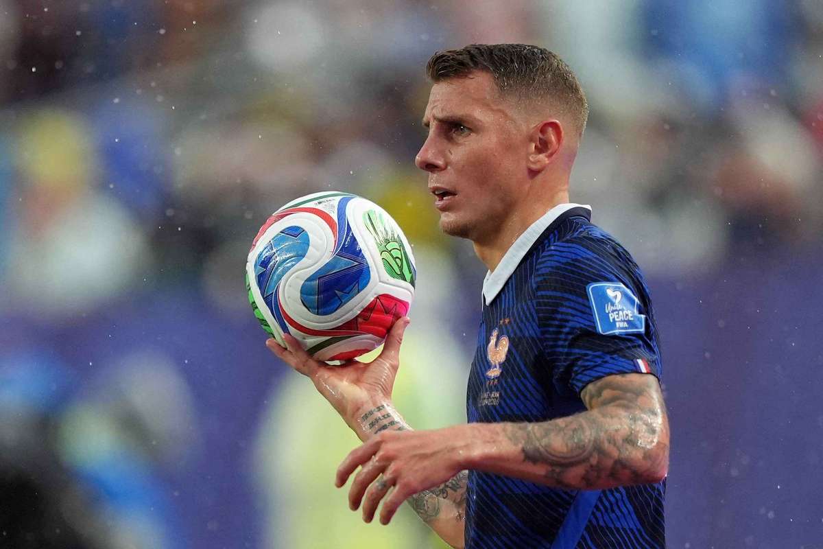 Digne quebra o silêncio após a eliminação da França: "Estou desiludido comigo próprio"