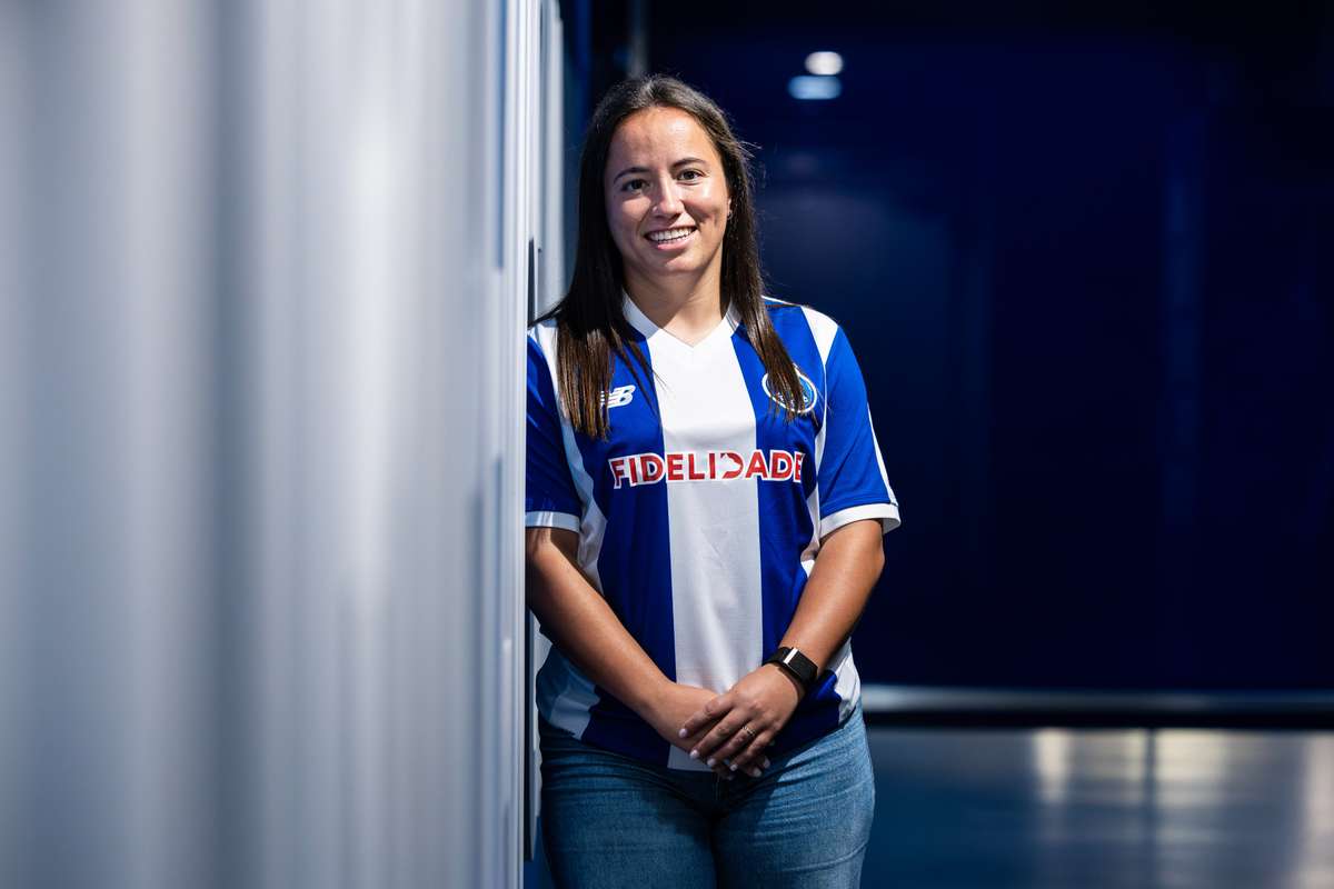 Feminino: Ana Teles (ex-Valadares Gaia) apresentada no FC Porto