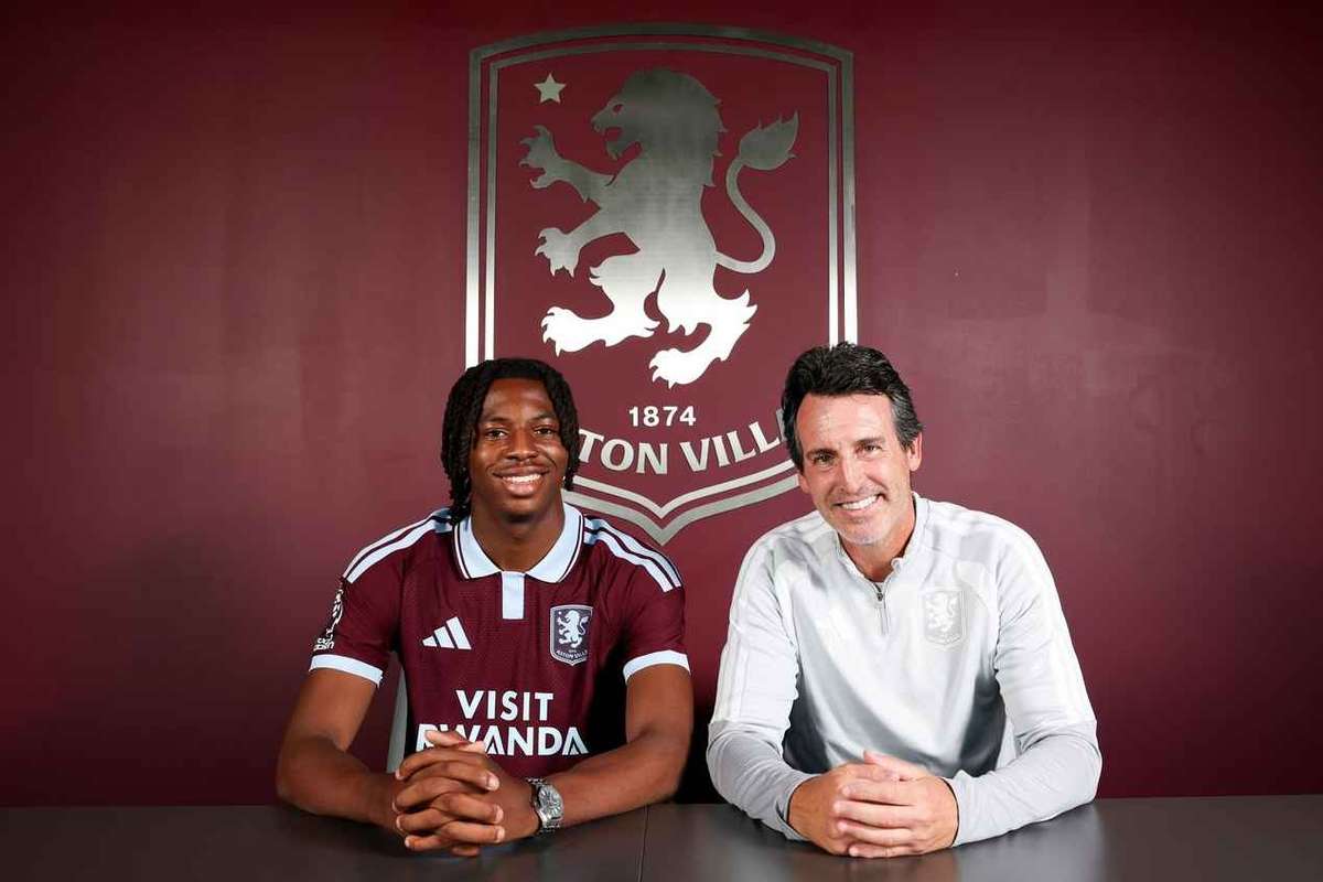 Oficial: Aston Villa garante Manzambi e concretiza desvio ao Newcastle