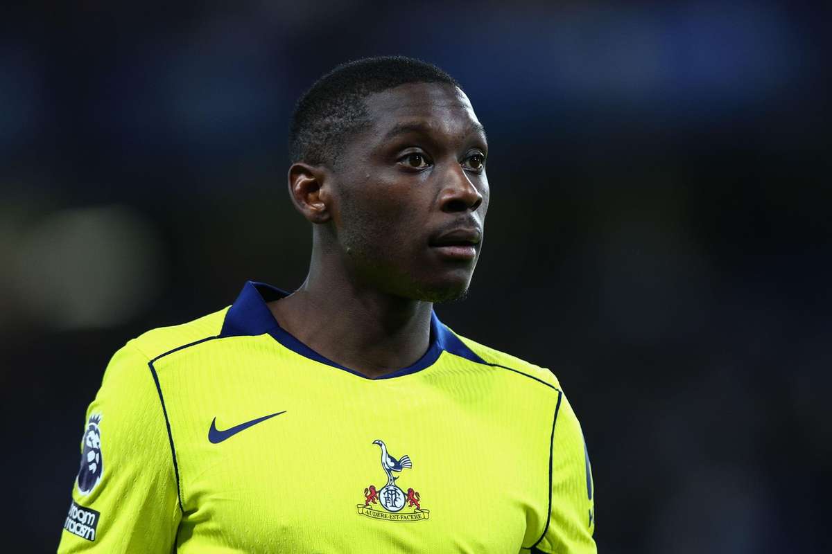 Kolo Muani regressa à equipa de reservas do PSG, no meio da incerteza sobre transferência