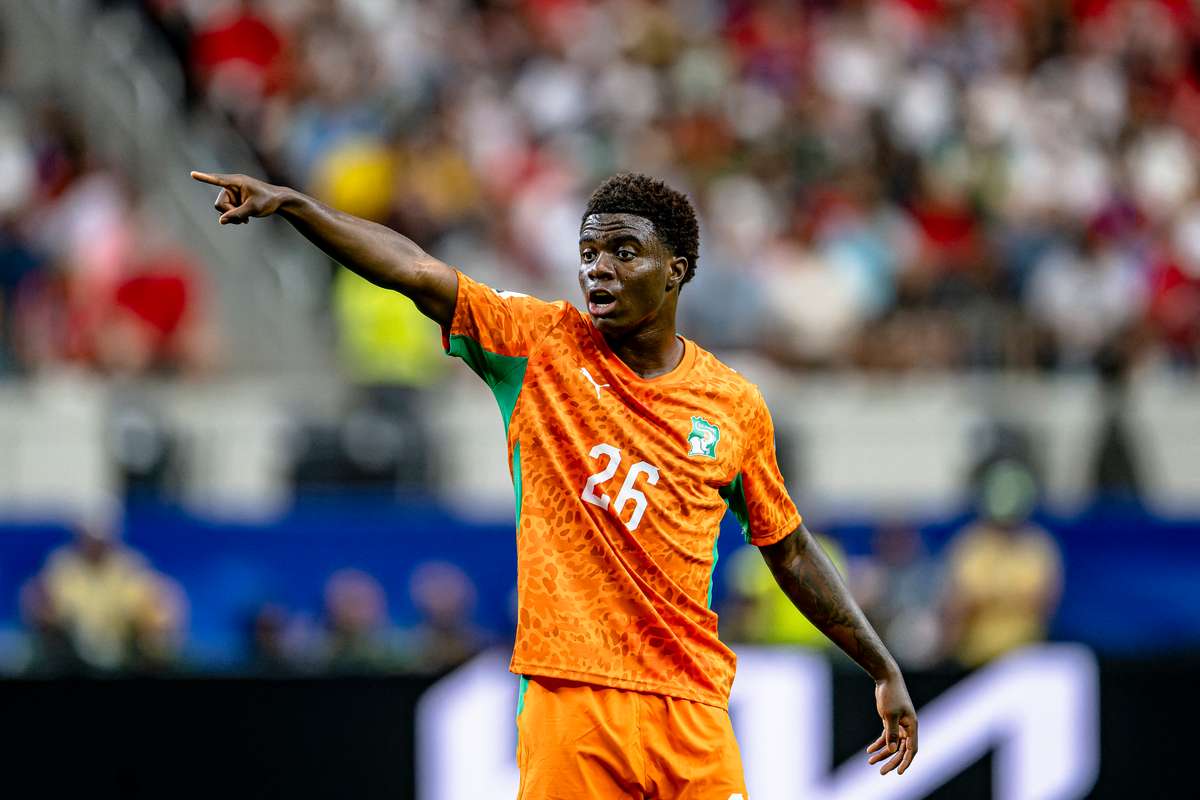 Mercado em Itália: Oulai ruma à Fiorentina, Summerville diz sim à Roma, Inter aposta em Spence, Juve encaixa 20 milhões