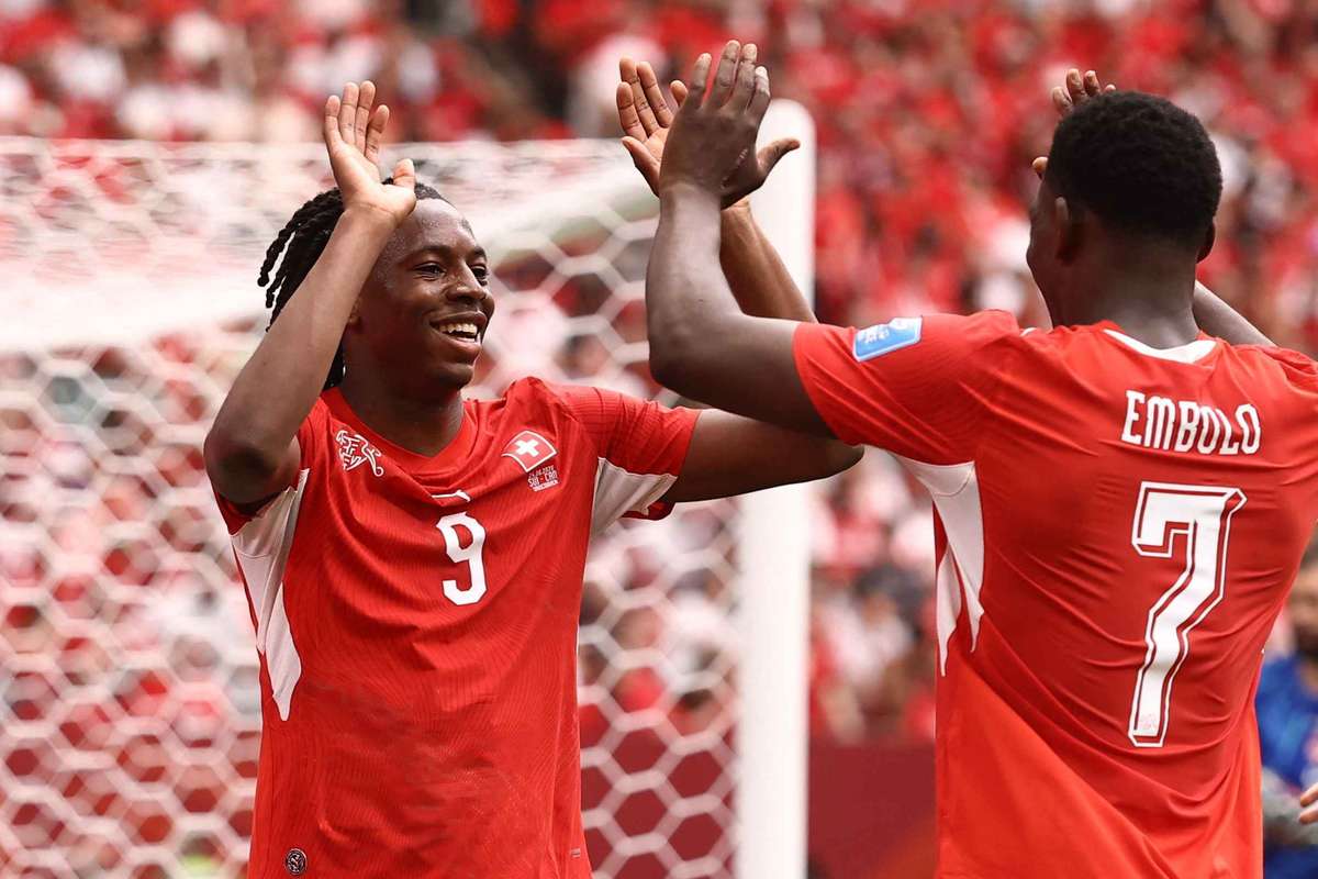 El Aston Villa ficha a la estrella suiza del Mundial Manzambi