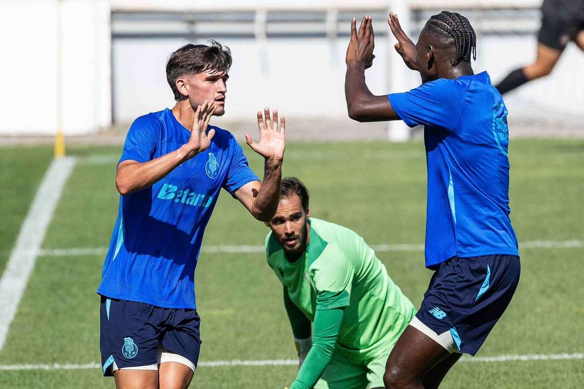 FC Porto B vence Salgueiros (2-1) em jogo-treino