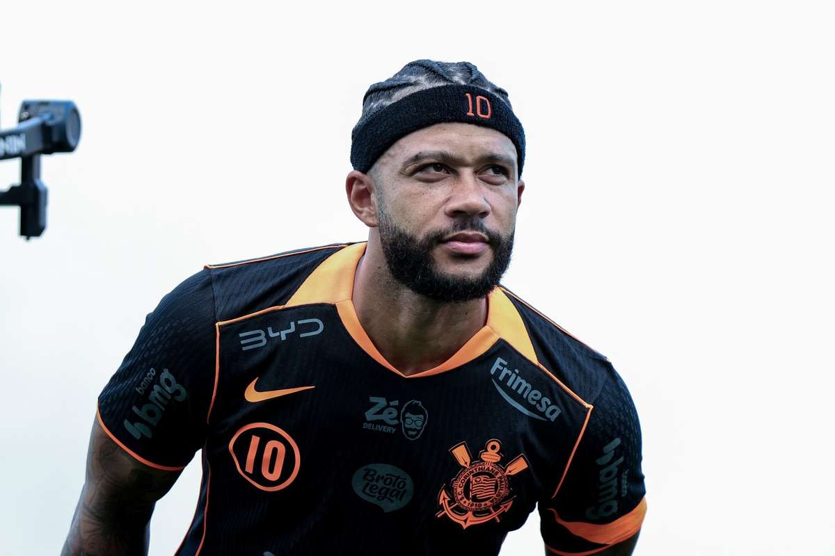 Memphis viaja rumbo a São Paulo y avanza en su renovación con Corinthians