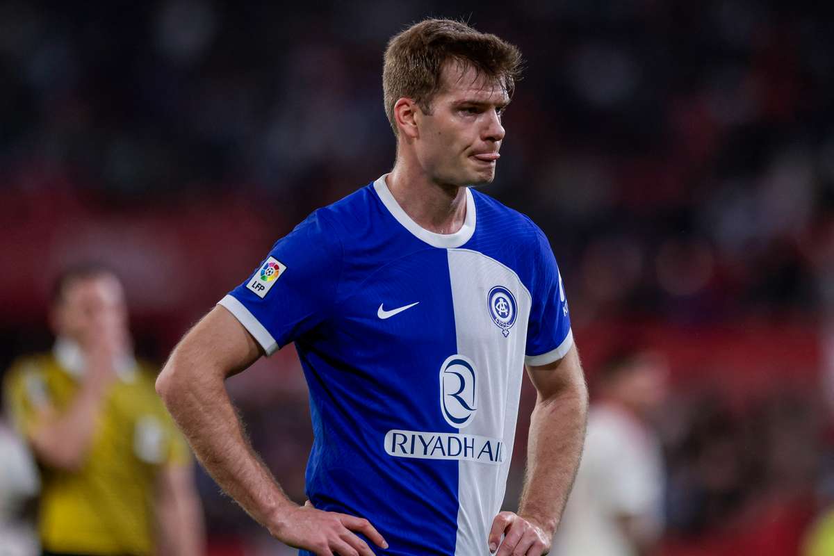 Sorloth vuelve a los entrenamientos en medio de los rumores sobre su salida