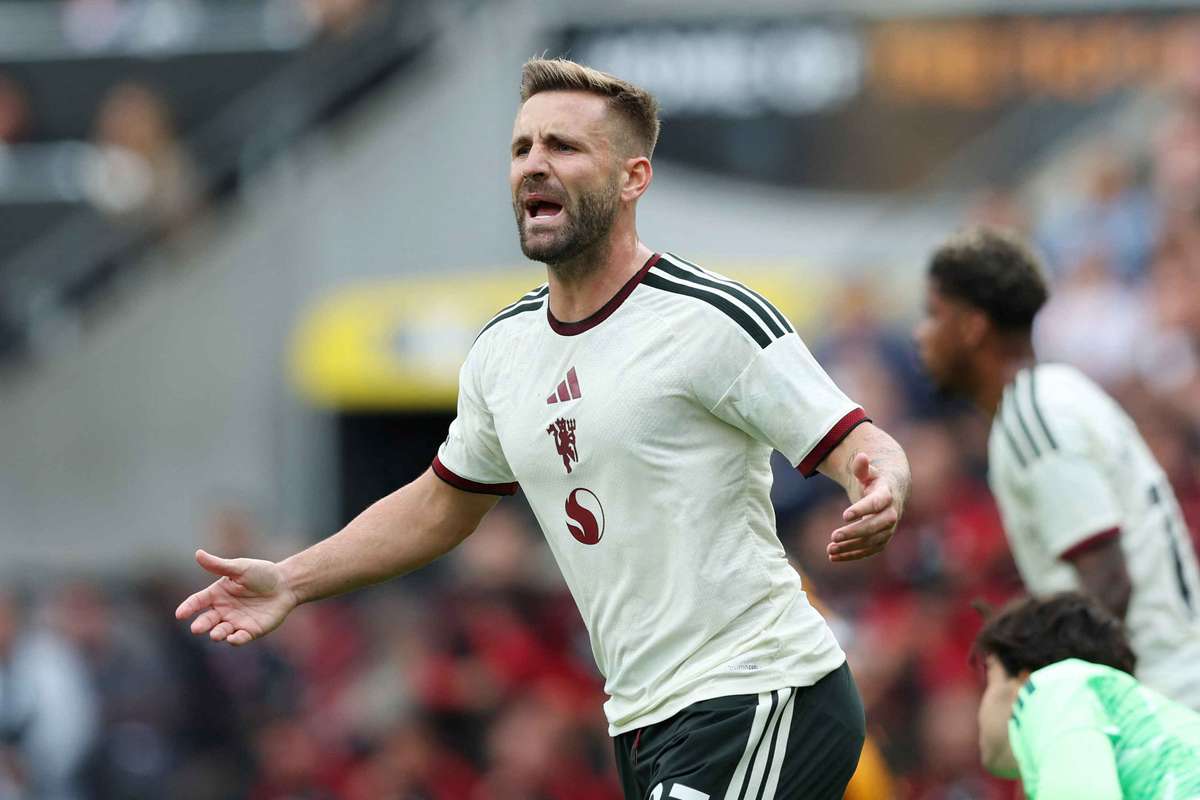 Manchester United não conseguiu garantir concorrência para Luke Shaw