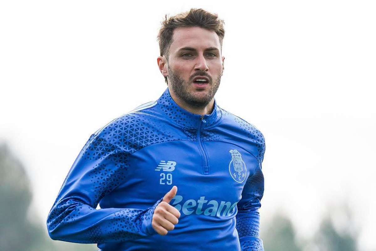 Pai de Santiago Giménez desabafa: "Felizmente, o FC Porto estava lá"