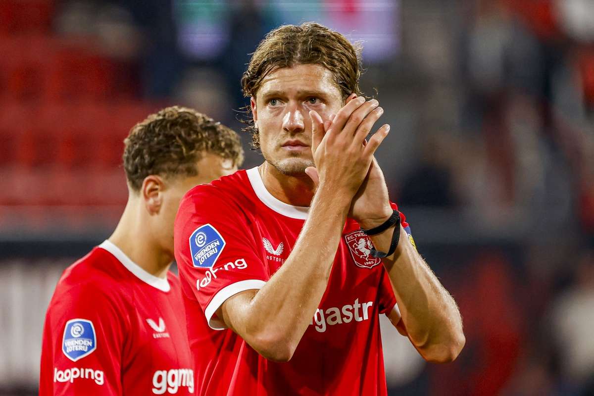 Oficial: Sam Lammers completa regresso emotivo ao PSV