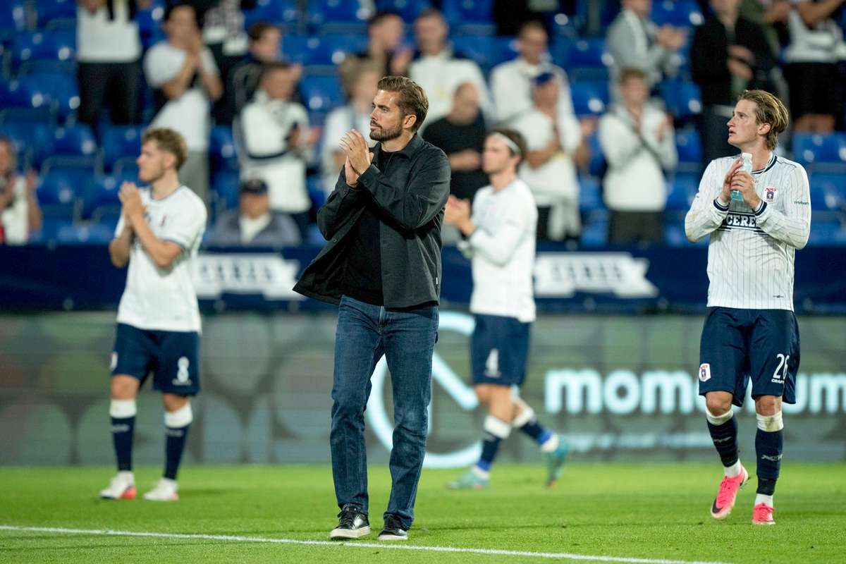 Superliga: FC Midtjylland cruise past winless Danish champions in Aarhus to seal top spot