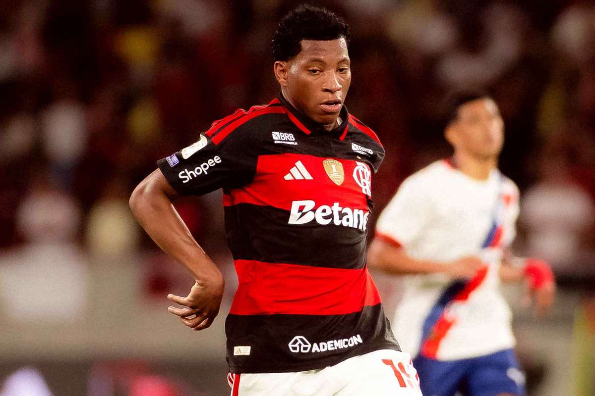 Dínamo Moscou explica desistência das contratações de Gonzalo Plata e Matheus Martins