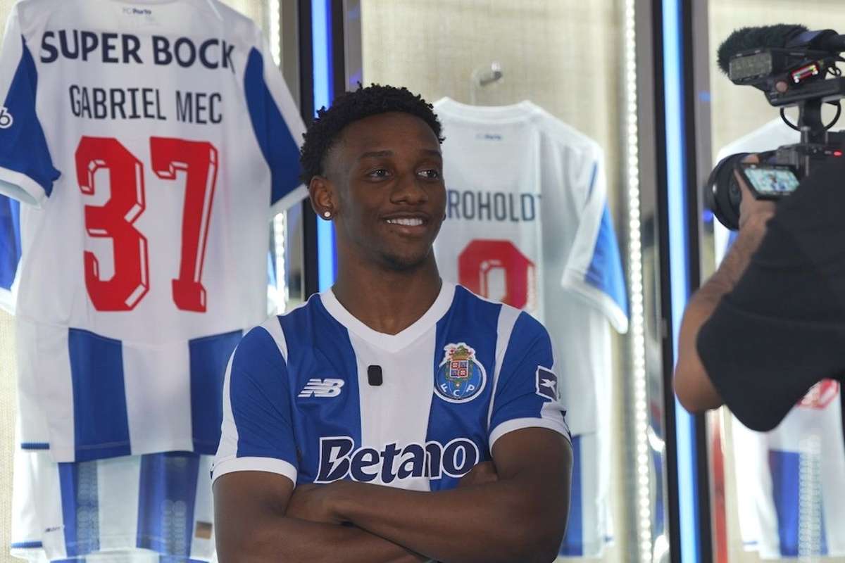 Oficial: Gabriel Mec apresentado como novo jogador do FC Porto