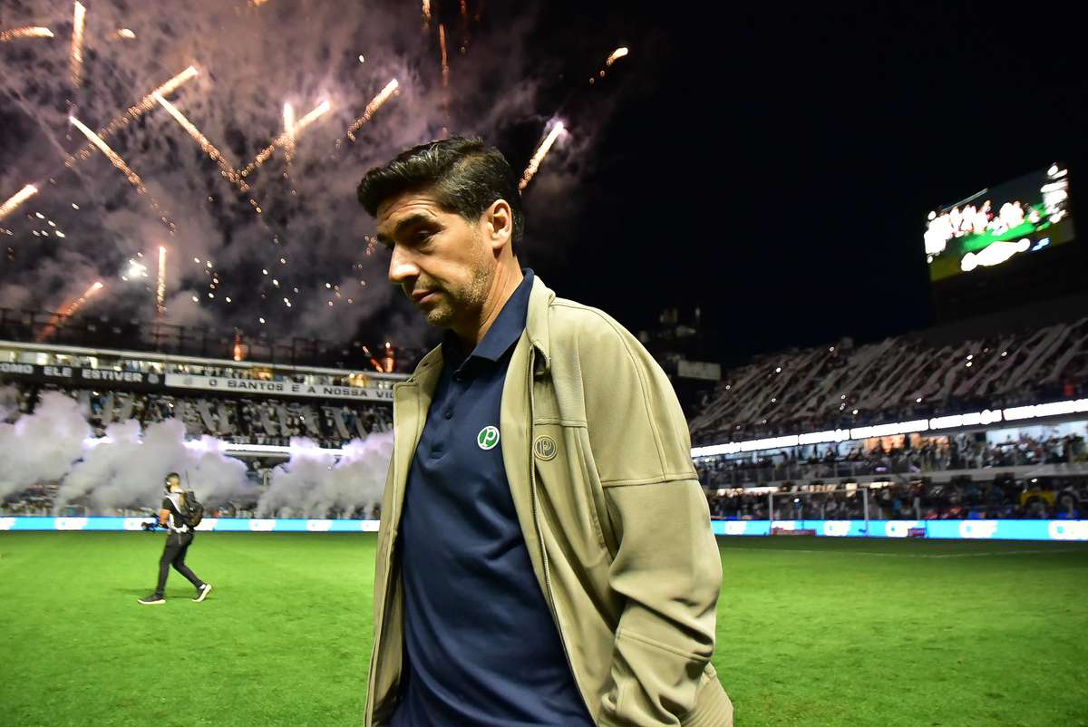 Abel comenta denúncia do STJD e revela "adorar" quando duvidam do Palmeiras