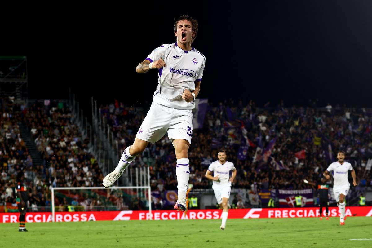 Mastantuono hat-trick inspires Fiorentina to first win of Serie A campaign at Venezia