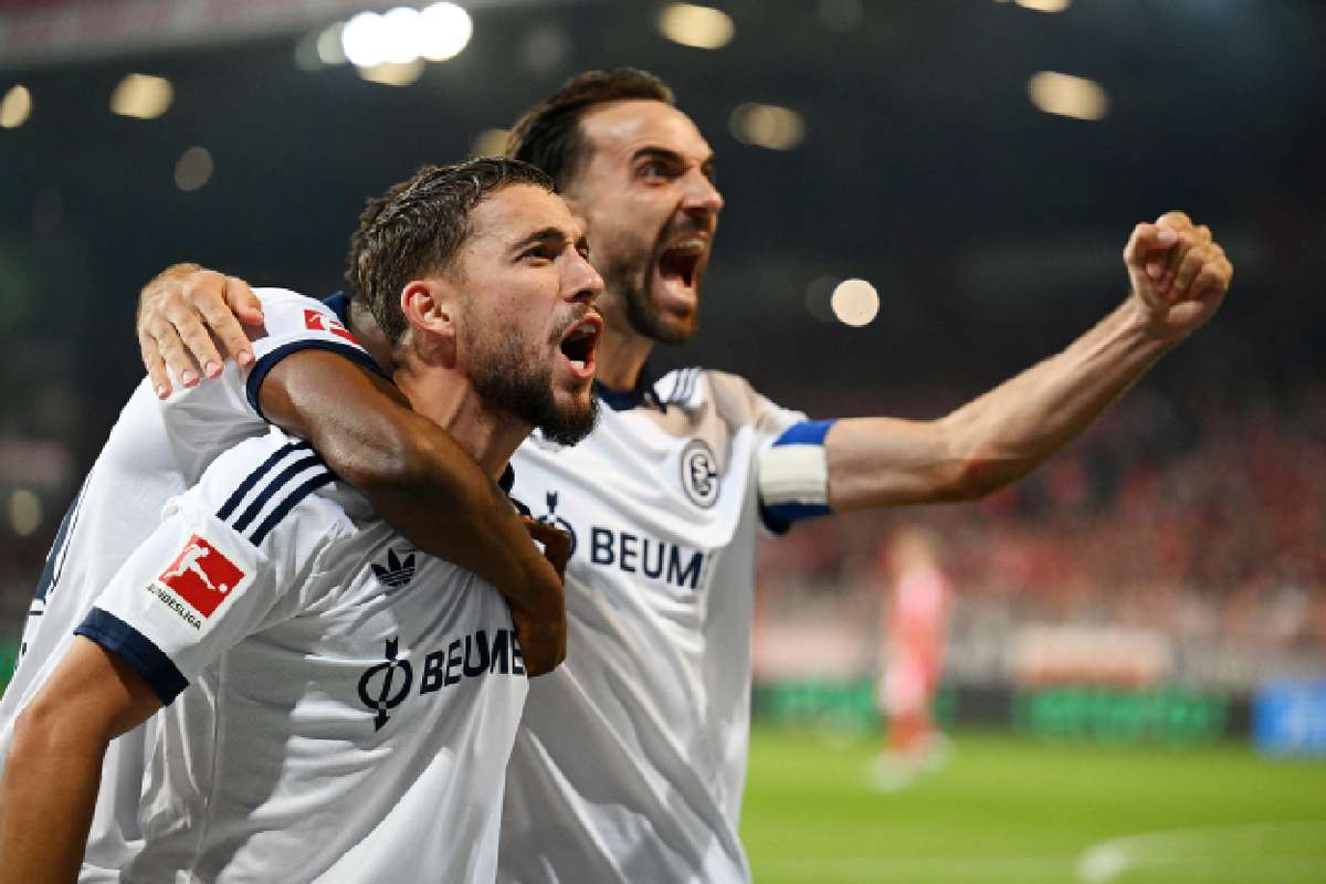 Schalke move into Bundesliga top half after victory at winless Union Berlin