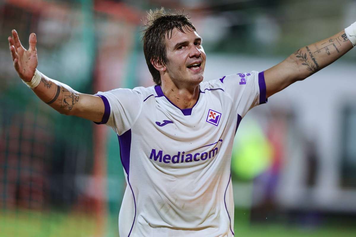 Avec un triplé de Mastantuono, la Fiorentina bat Venise et décroche sa première victoire en Serie A