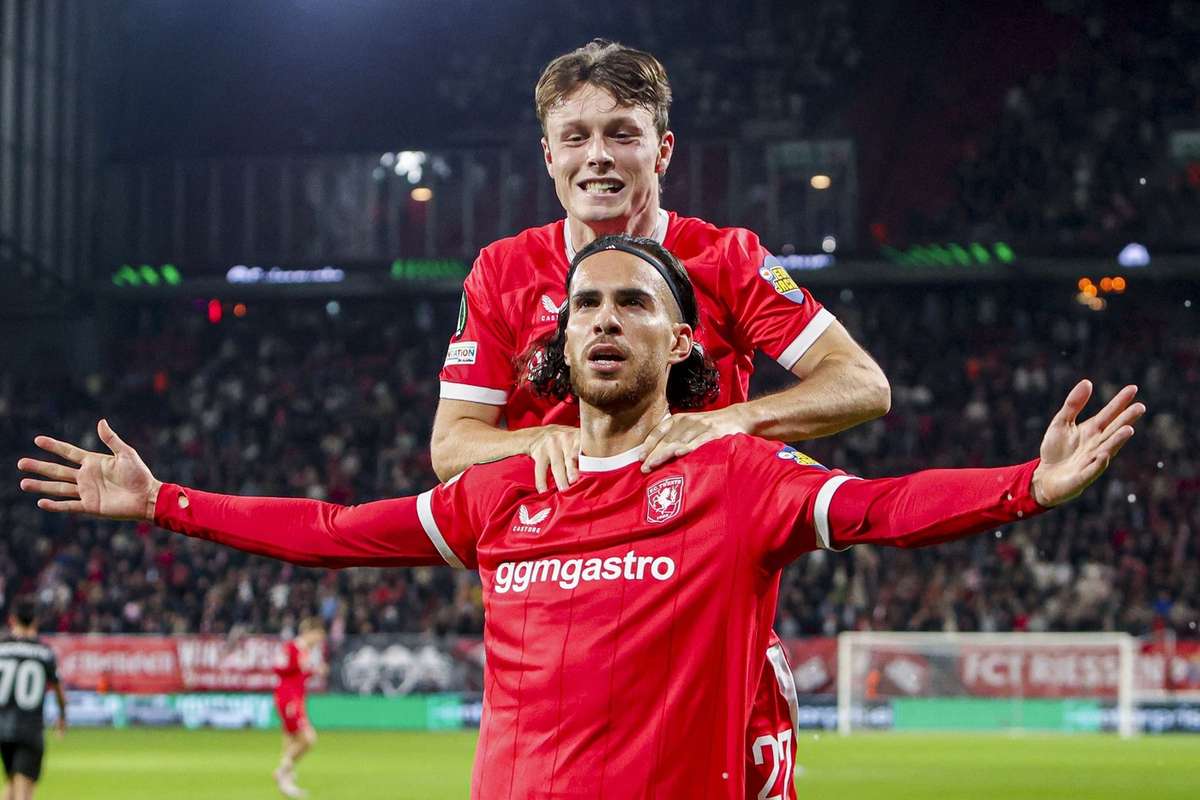 Le FC Twente réussit ses débuts avec un Thun réduit à dix et balayé à Enschede